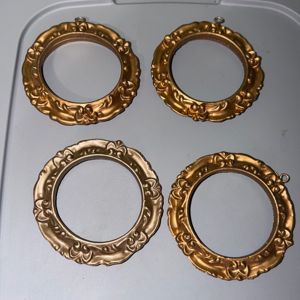 Vintage Gold Decorative Round Circle Wall Frames Set of 4